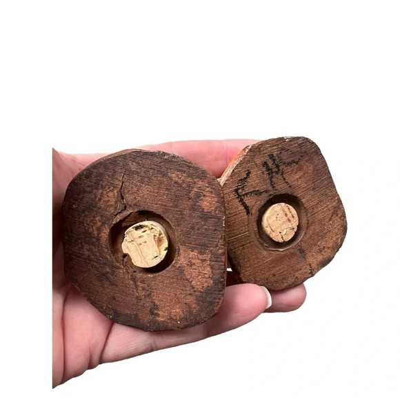 Vintage Wood Resin Teepee Wigwam Salt and Pepper Shaker MPI 1947. - Picture 5 of 5